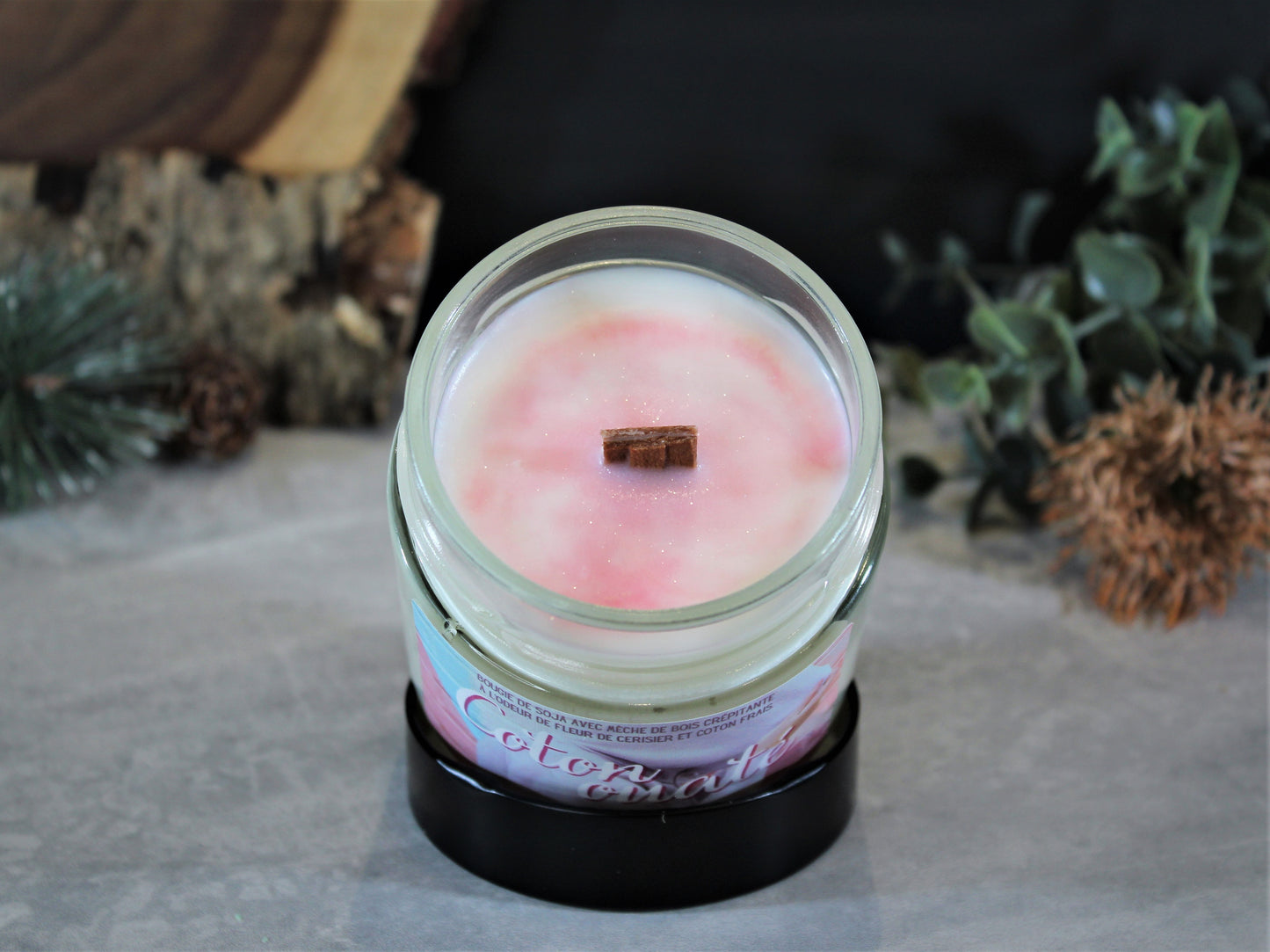 Coton Ouaté, bougie à l'odeur de fleurs de cerisier.