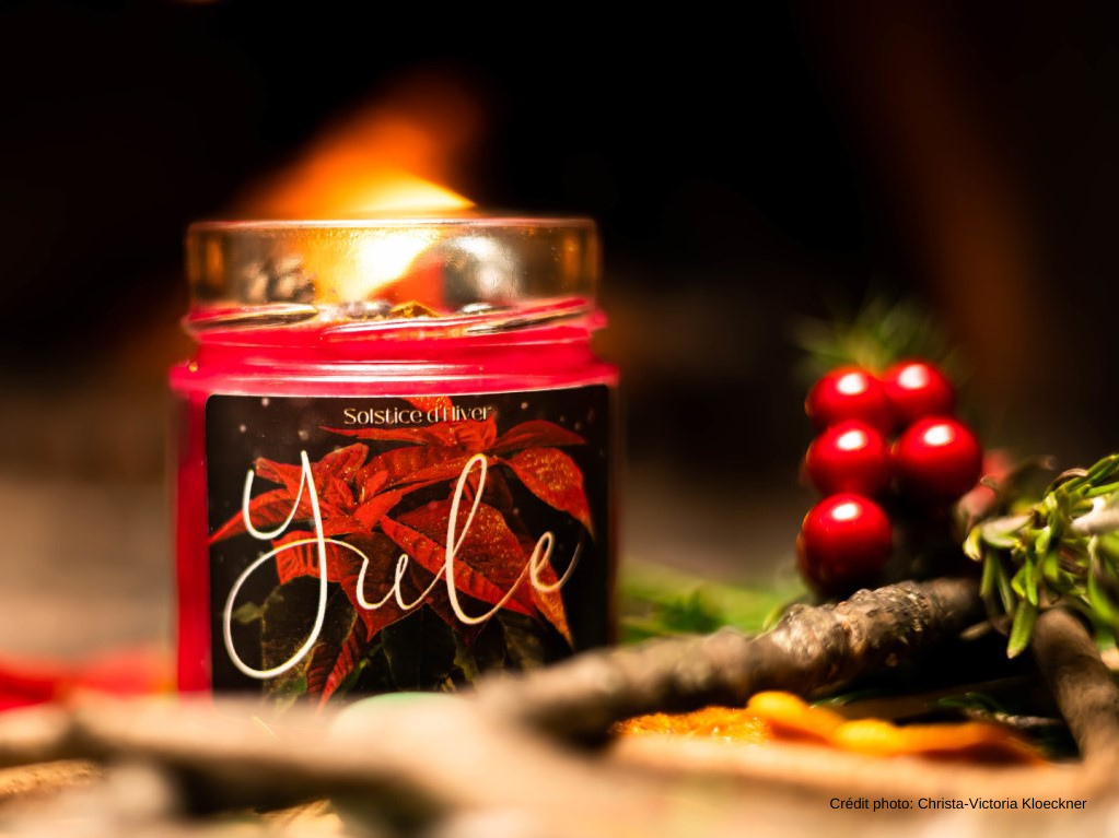 Yule, bougie de soja avec mèche de bois crépitante