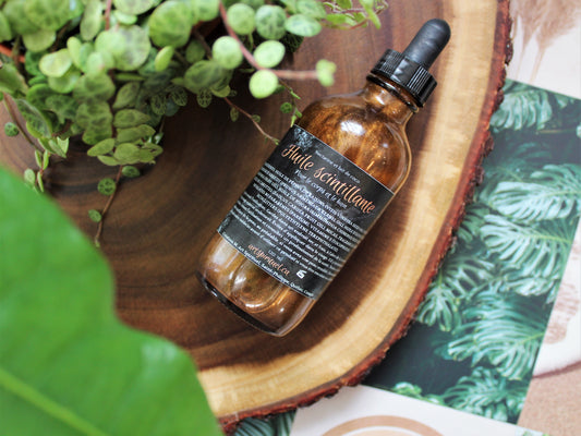 Huile scintillante pour le corps, les cheveux et le bain.