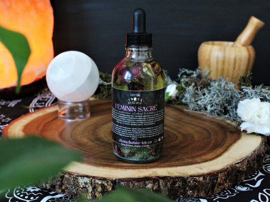 Huile-pour-le-corps-et-le-bain-avec-quartz-rose-féminin-sacré